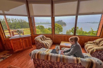Total peace and quiet, pure relaxation: Annette in a hut on Budi Lake.