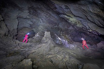 Rat's Nest Cave near Canmore is one of the longest caves in Canada, with an explored passage length of over 4 km. The main chamber is approximately 60 m long, 15 m wide and 15 m high.