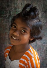 Die Tochter eines Farmers in der Nähe von Habarana.