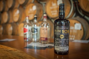 Manche Madeiraweine können nach 150 Jahren noch einwandfrei genossen werden. Es heißt, je älter der Madeira, desto weicher, holziger, würziger, nussiger und vanilliger sein Bouquet.