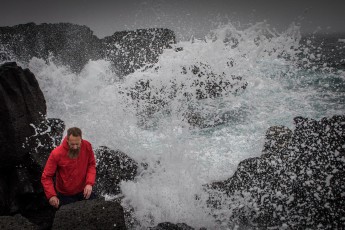 Spiel mit der Brandung in der Brandung. Vorsicht ist stets geboten: Islands Naturgewalten sind oft unberechenbar (Foto von Christian M.).
