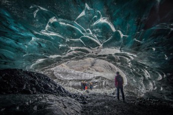 Der Eingang der Eishöhle im Vatnajökull.