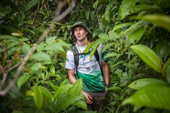 Roberto Gallo auf dem überwuchernden Camino Real, der bei jeder Begehung erneut mit Macheten freigeschlagen werden muss.