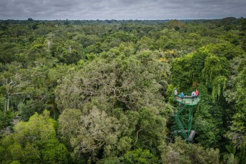 Aussichtsturm, ca. 40 Meter hoch. Alle Bauteile sind manuell herbeigeschaft und zusammengesetzt worden.