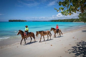 Reitausflug mit Pferdeführer Jean-Marc am Strand von Port Olry.